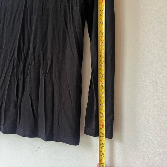 Cleo Black Long Sleeve Lightweight Turtleneck Top M Soft Stretch Rayon Blend - Picture 7 of 10